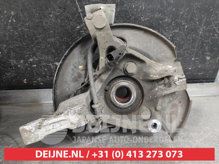 Chevrolet Orlando Fusee rechts-voor O654232