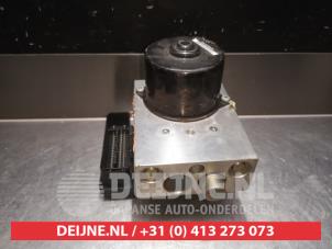 Nissan Pathfinder ABS pump O337688 photo 3
