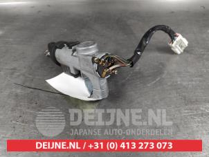 Nissan King Cab Ignition lock + key O654812 photo 2