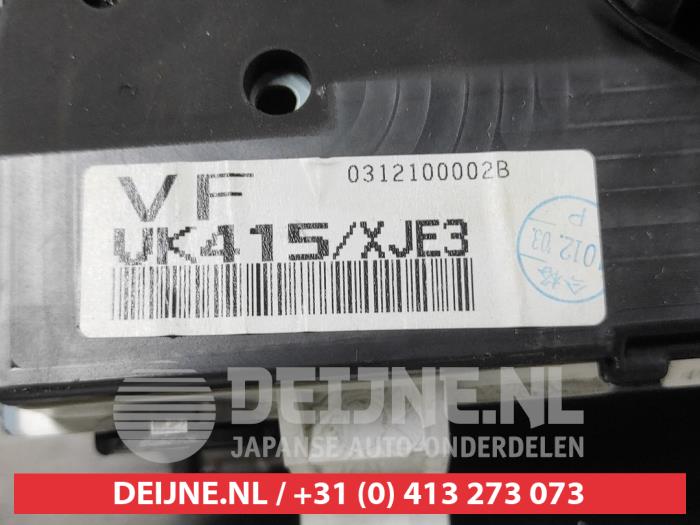 Nissan King Cab Kilometerteller KM O654813
