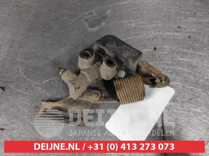 Nissan King Cab Remdrukverdeler O654819