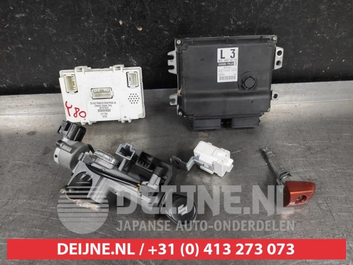 Suzuki SX-4 Kontaktslot+Sleutel O655019