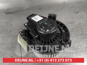 Gebruikte Chaufage Ventilatiemotor Toyota Auris (E18) 1.8 16V Hybrid Prijs op aanvraag aangeboden door V.Deijne Jap.Auto-onderdelen BV