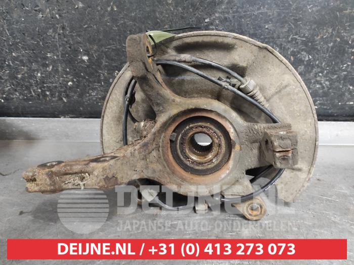 Suzuki SX-4 Fusee rechts-voor O655248