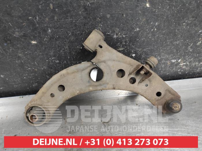 Daihatsu Sirion Draagarm onder rechts-voor O655355