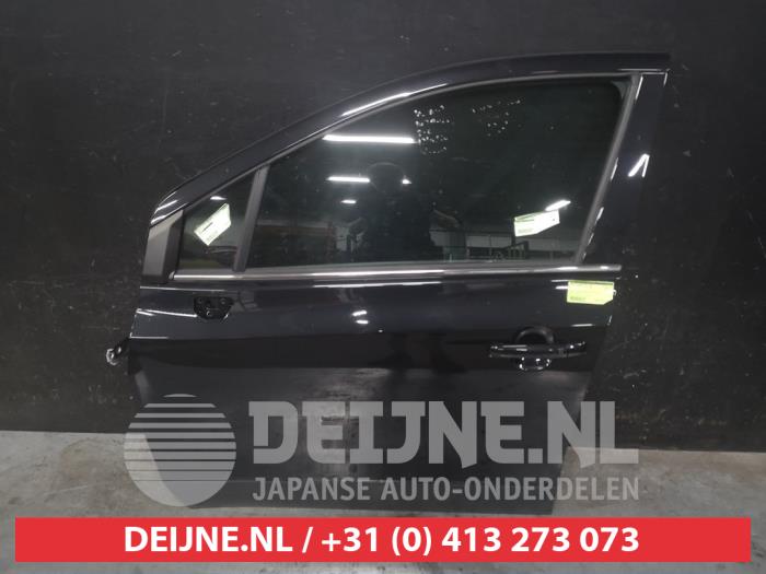 Suzuki SX-4 Door 4-door, front left O655408