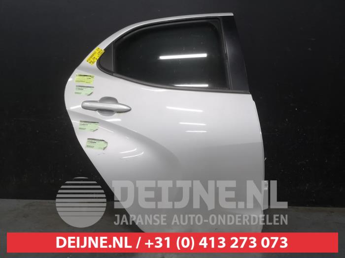 Toyota Yaris Portier 4Deurs rechts-achter O655560