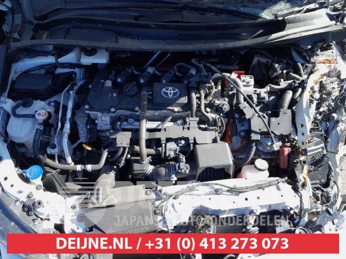 Motor van een Toyota Corolla Touring Sport (E21/EH1) 1.8 16V Hybrid 140 2023