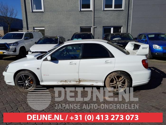 Subaru Impreza Portierruit 4Deurs links-voor O655851