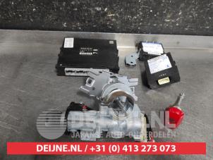 Gebruikte Slotenset Cilinder (compleet) Daihatsu Terios (J2) 1.5 16V DVVT 4x2 Euro 4 Prijs op aanvraag aangeboden door V.Deijne Jap.Auto-onderdelen BV