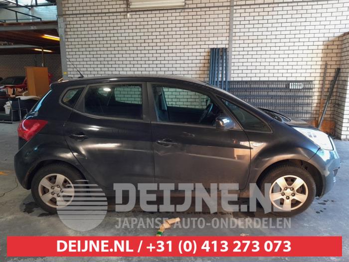 Kia Venga Extra window 4-door, front right O655978