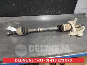 Gebruikte Aandrijfas rechts-voor Nissan Leaf (ZE1) 39/40kWh Prijs € 75,00 Margeregeling aangeboden door V.Deijne Jap.Auto-onderdelen BV