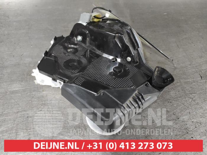 Toyota Yaris Deurslot Mechaniek 4Deurs rechts-voor O656204