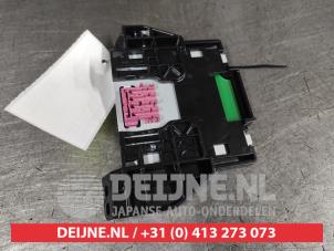 Gebruikte GPS Antenne Toyota Yaris IV (P21/PA1/PH1) 1.5 12V Hybrid 115 Prijs € 75,00 Margeregeling aangeboden door V.Deijne Jap.Auto-onderdelen BV