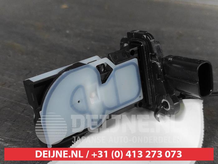 Gebruikte Luchtregelklep Toyota Yaris IV (P21/PA1/PH1) 1.5 12V Hybrid 115 Prijs € 50,00 Margeregeling aangeboden door V.Deijne Jap.Auto-onderdelen BV