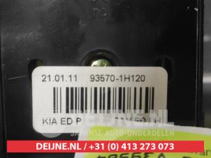 Kia Ceed Combischakelaar ramen O656217 foto 2