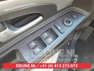 Kia Ceed Combischakelaar ramen O656217 foto 3