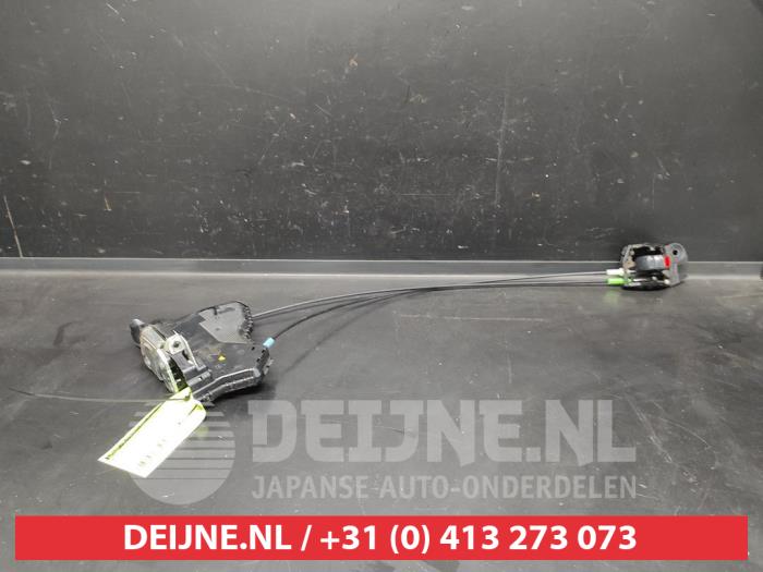 Toyota IQ Deurslot Mechaniek 2Deurs rechts O656348