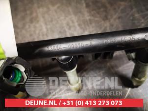 Toyota Yaris Einspritzdüse (Einspritzer) O656372 foto 3