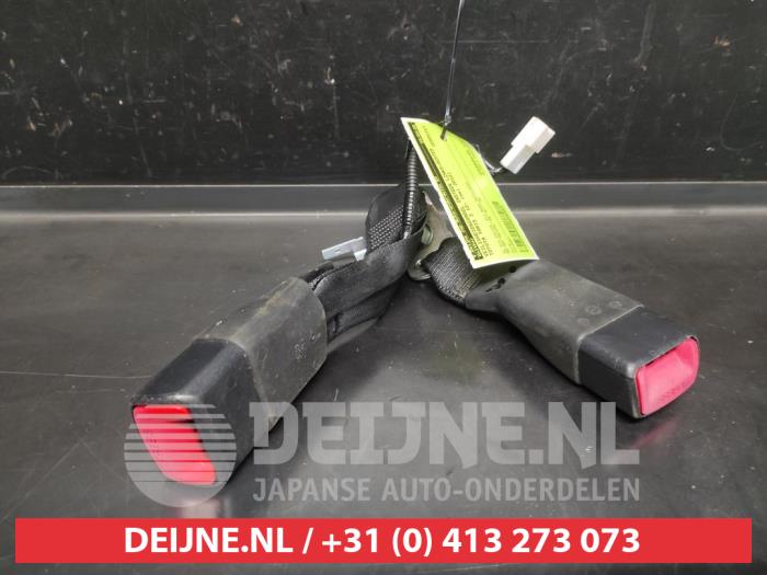 Toyota Yaris Veiligheidsgordel Insteek links-achter O656457