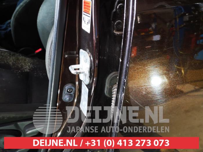 Suzuki Swift Portier 4Deurs links-achter O656517
