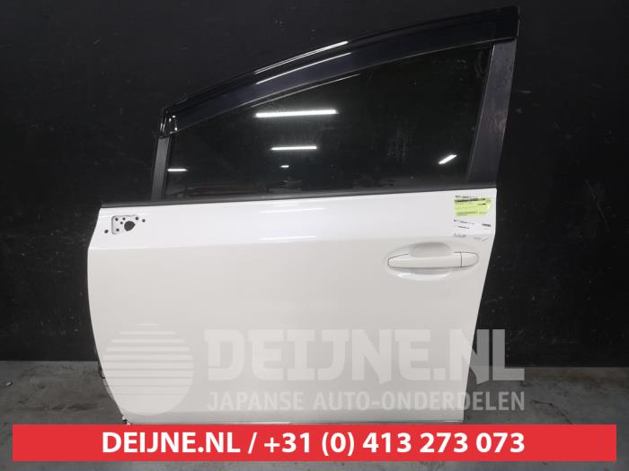 Toyota Prius Plus Door 4-door, front left O656820