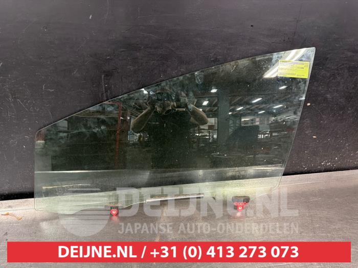 Toyota Prius Plus Door window 4-door, front left O656821