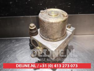 Mitsubishi Space Wagon ABS pump O338037 photo 3