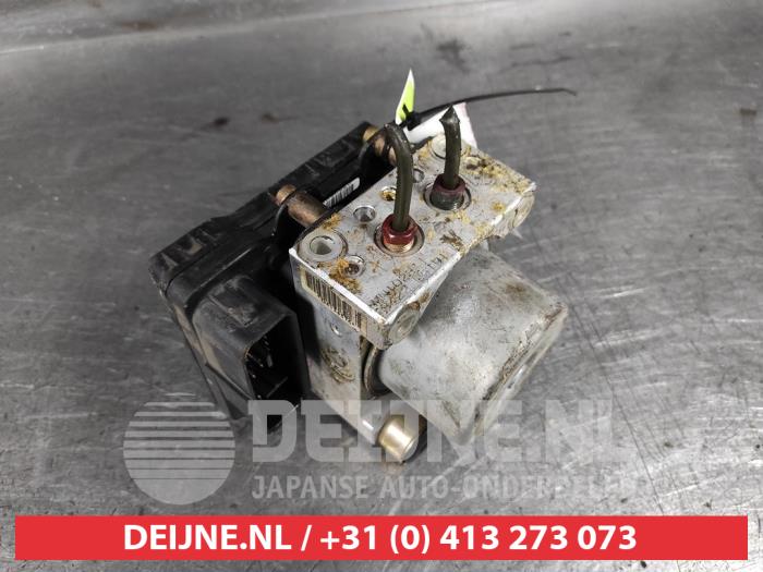 Gebruikte ABS Pomp Mitsubishi Outlander (CU) 2.0 16V 4x4 Prijs € 50,00 Margeregeling aangeboden door V.Deijne Jap.Auto-onderdelen BV