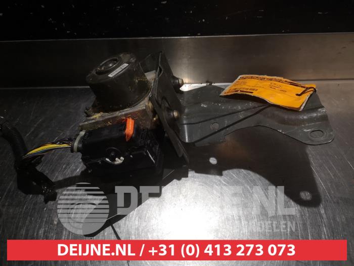 Mitsubishi Grandis ABS Pumpe O338080