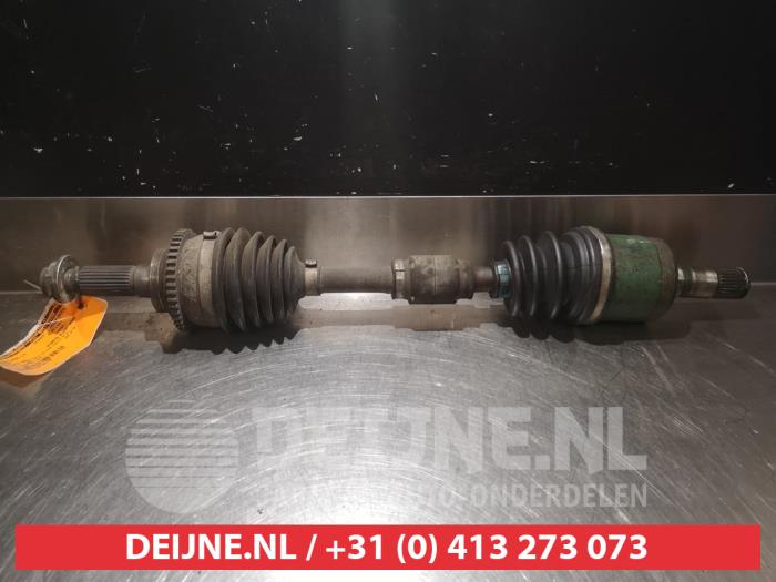 Mazda Premacy Aandrijfas links-voor O317499