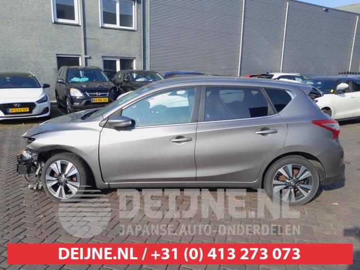 Nissan Pulsar Türscheibe 4-türig links vorne O656902