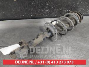 Gebruikte Schokdemperpoot rechts-voor Suzuki Swift (ZA/ZC/ZD) 1.2 16V Prijs € 50,00 Margeregeling aangeboden door V.Deijne Jap.Auto-onderdelen BV