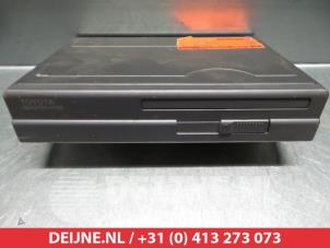 Gebruikte Navigatie Module Toyota Previa (R3) 2.4i 16V VVT-i Prijs € 25,00 Margeregeling aangeboden door V.Deijne Jap.Auto-onderdelen BV