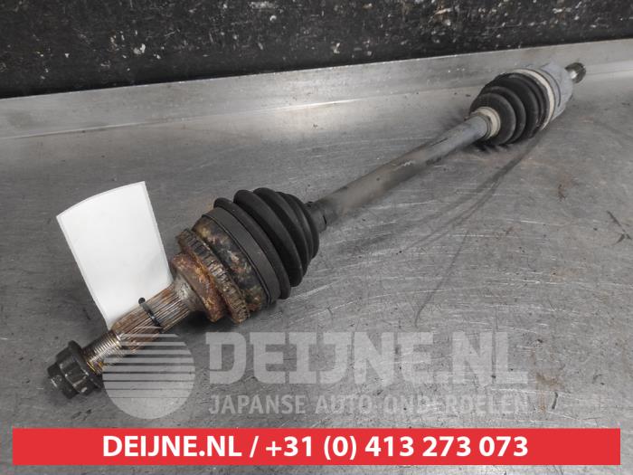 Toyota Yaris Aandrijfas links-voor O657639