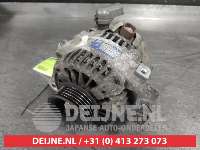 Gebruikte Dynamo Toyota iQ 1.0 12V VVT-i Prijs € 50,00 Margeregeling aangeboden door V.Deijne Jap.Auto-onderdelen BV
