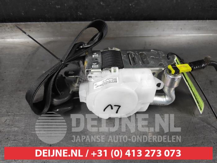 Toyota IQ Sicherheitsgurt links vorne O657658