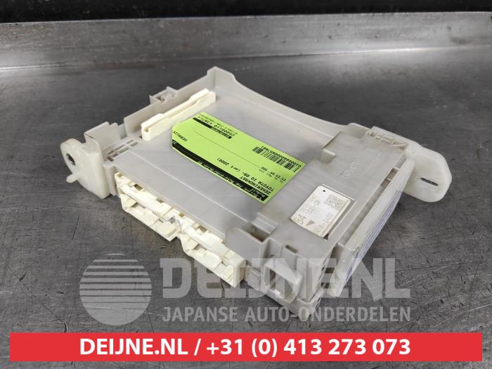 Toyota IQ Sicherungskasten O657661