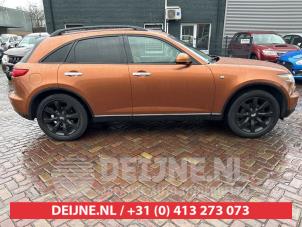 Infiniti FX Front wing, right O658037 photo 2