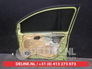 Daihatsu Cuore Front door 4-door, right O658102 photo 2