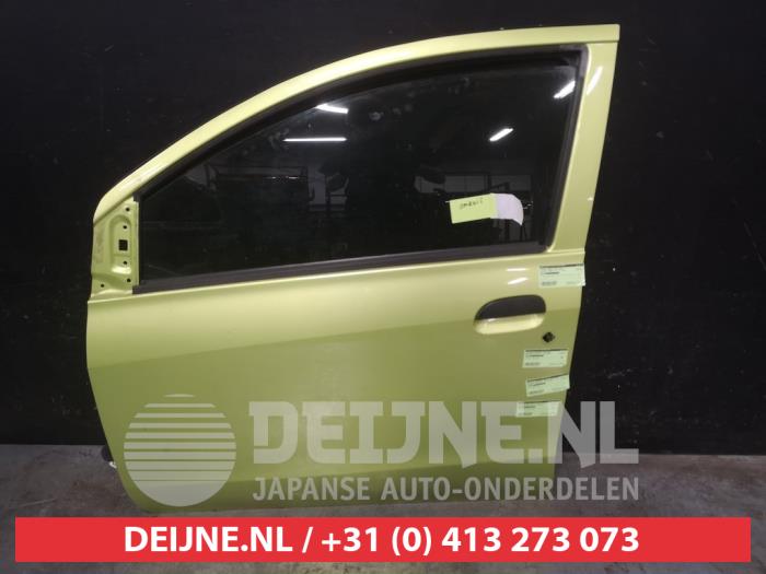 Daihatsu Cuore Portier 4Deurs links-voor O658082