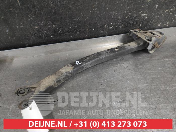 Subaru Impreza Draagarm rechts-achter O658175