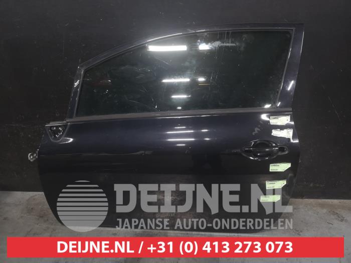 Toyota Auris Tür 2-türig links O658241