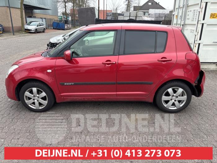 Suzuki Swift Dreieckfenster links hinten O658410