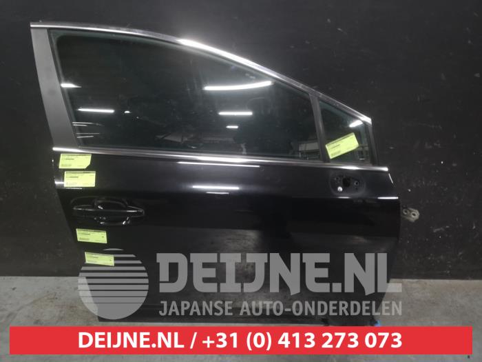 Toyota Avensis Tür 4-türig rechts vorne O658814