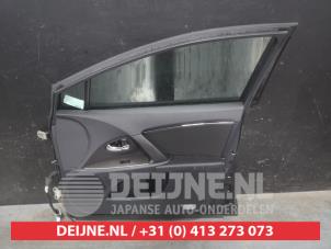 Toyota Avensis Front door 4-door, right O658814 photo 3