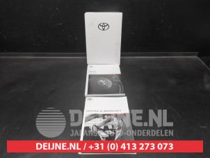 Toyota Hilux Instructie Boekje O658933 foto 2