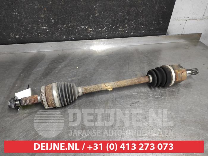 Gebruikte Aandrijfas links-voor Hyundai i20 Coupe 1.4i 16V Prijs € 50,00 Margeregeling aangeboden door V.Deijne Jap.Auto-onderdelen BV