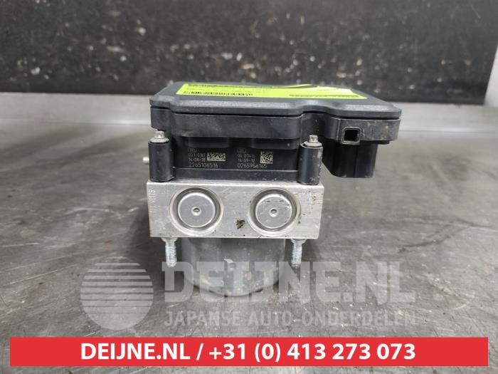 Gebruikte ABS Pomp Nissan Qashqai (J11) 1.6 dCi Prijs € 150,00 Margeregeling aangeboden door V.Deijne Jap.Auto-onderdelen BV
