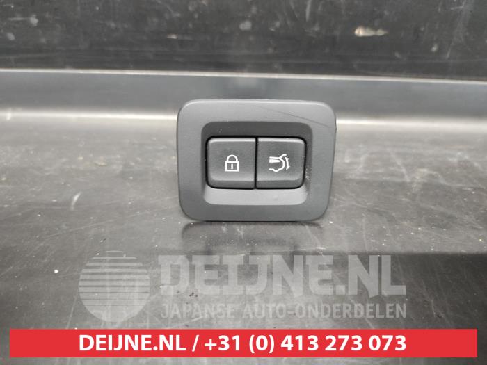 Mazda CX-30 Schalter Heckklappe O659389